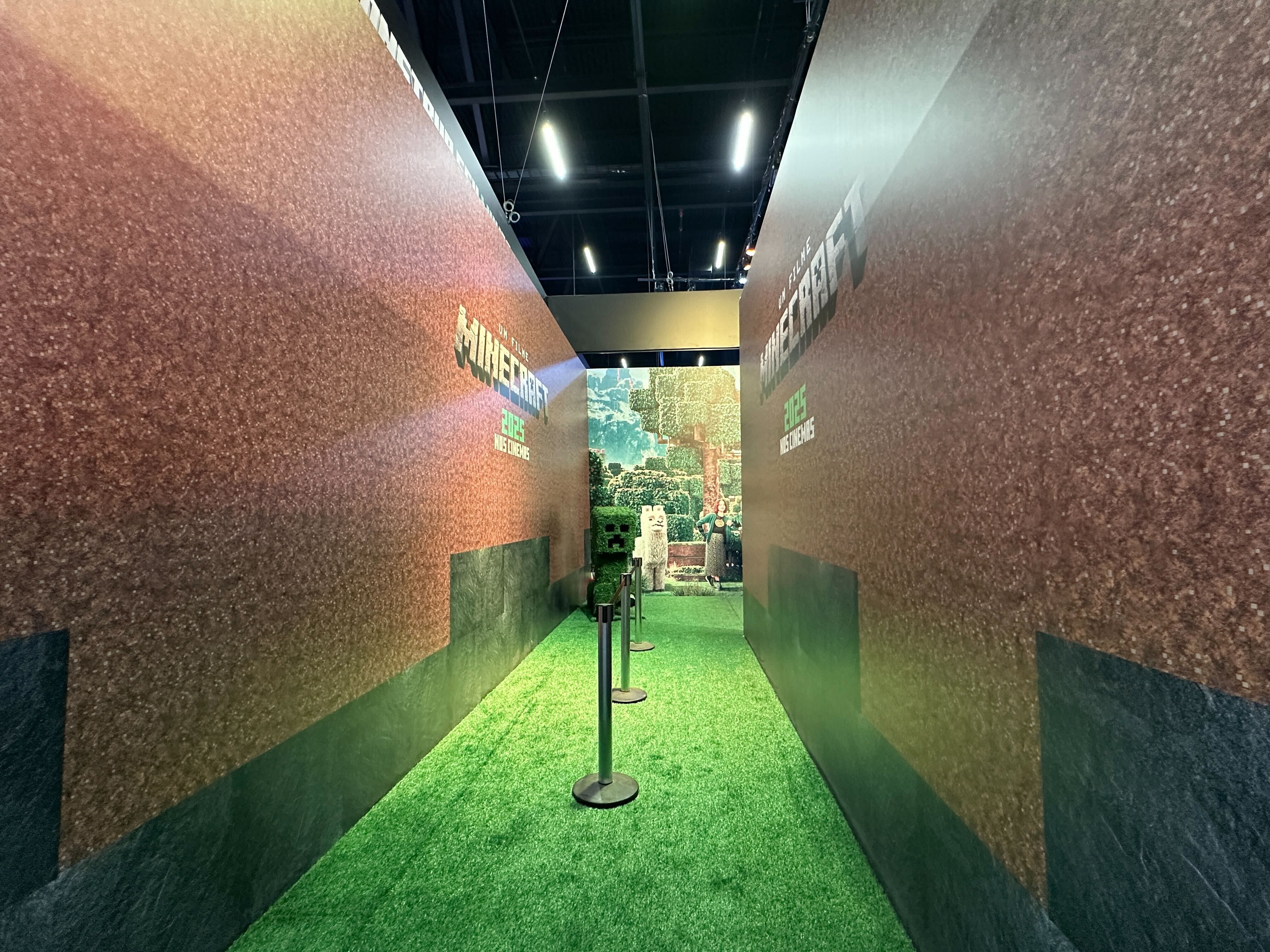 CCXP's Immersive 'A Minecraft Movie' Display Invites You Into a Magical ...