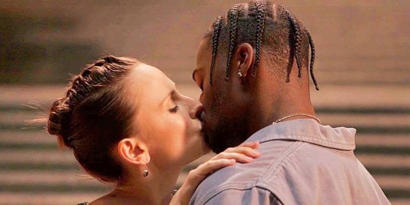 Kimberly (Pauline Chalamet) and Canaan (Christopher Meyer) kissing in The Sex Lives of College Girls Season 2 finale.