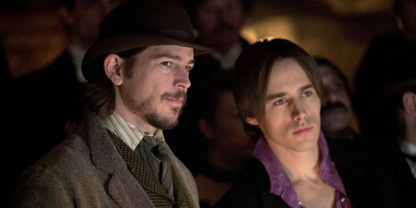 penny-dreadful-ethan-chandler-josh-hartnett-smiling-and-standing-next-to-reev-carney-dorian-gray-as-they-both-look-at-something-offscreen Forget ‘Below,’ Josh Hartnett’s 3-Part Gothic Thriller Series Is a True Masterpiece