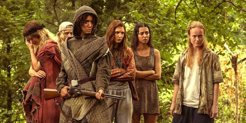 Sophie Thatcher como Teen Natalie, Jenna Burgess como Teen Melissa, Jasmin Savoy Brown como Teen Taissa, Sophie Nélisse como Teen Shauna, Anisa Harris como Teen Robin, Liv Hewson como Teen Van em Yellowjackets Temporada 3.