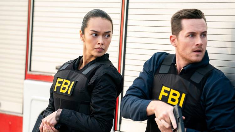 Vinessa Vidotto como el agente especial Cameron Vo y Jesse Lee Soffer como el agente especial supervisor Wesley "Wes" Mitchell en FBI International, temporada 4, episodio 8.