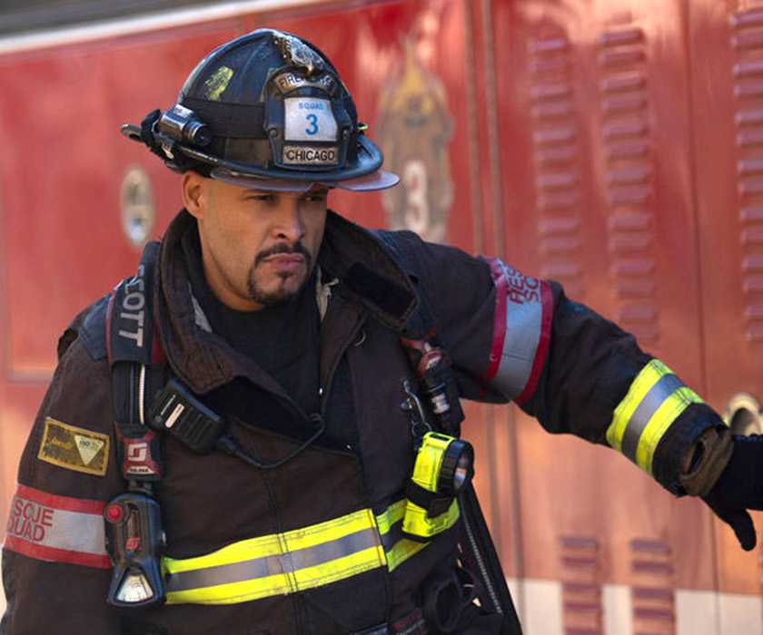 Joe Miñoso as Joe Cruz Chicago Fire Season 13 Episode 10