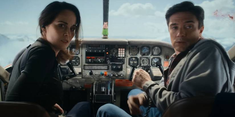 Limit Risk Cast 'Flight Risk' Review: Mark Wahlberg Can't Get Mel Gibson's Action ...