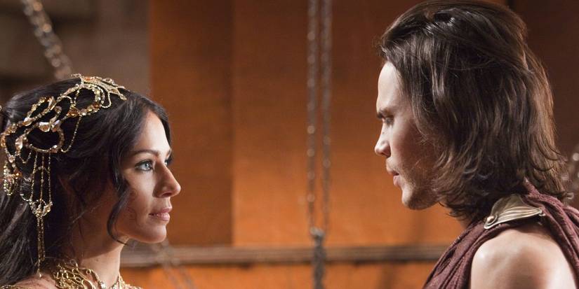 John Carter looking at a woman in John Carter of Mars