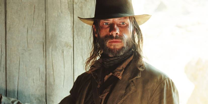 Guy Pearce as Charlie in The Proposition 