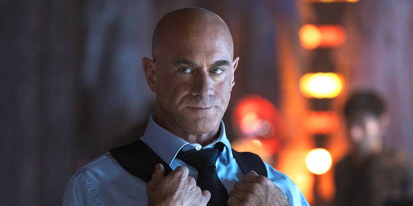 Elliot Stabler holding his vest in Law & Order: Organized Crime.