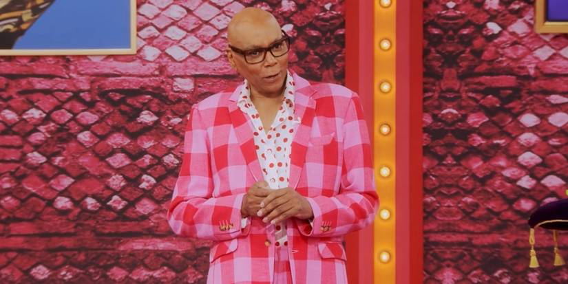 RuPaul in the Werk Room for the Reading Challenge on 'RuPaul's Drag Race.'
