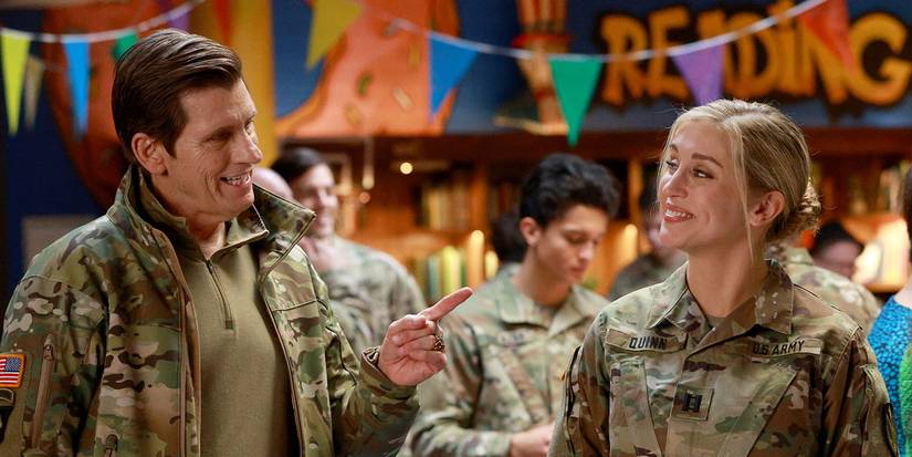 Denis Leary ve Taylor Misiak, 3 Temmuz'da doğan Hollanda sezon finalinde birbirlerine gülümsüyorlar.