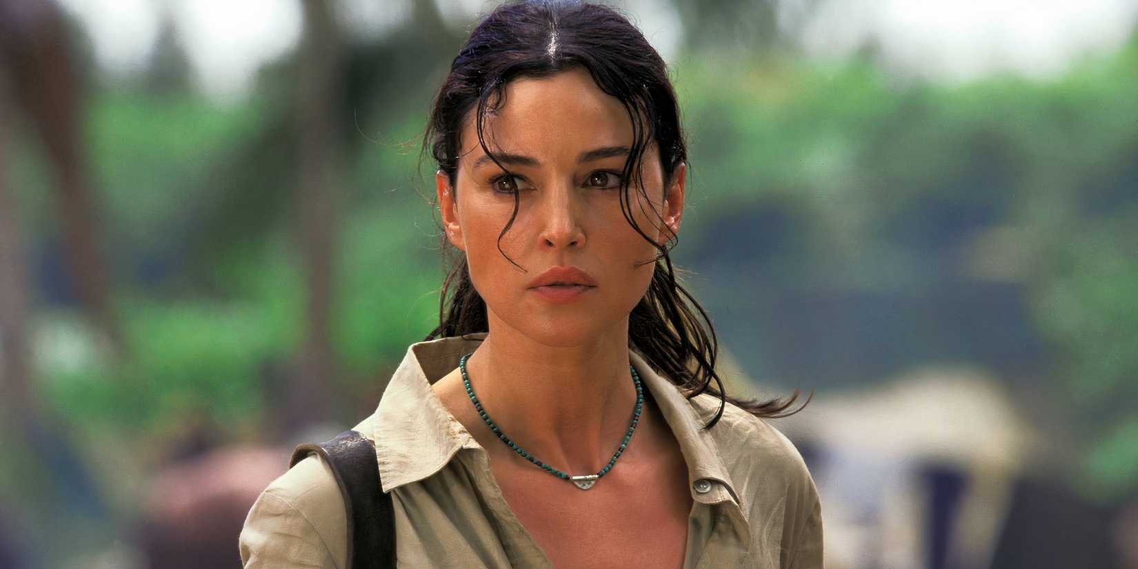 Monica Bellucci in Tears of the Sun