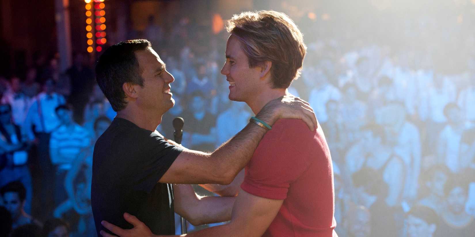 Weeks (Mark Ruffalo) and Niles (Taylor Kitsch) in 'The Normal Heart'
