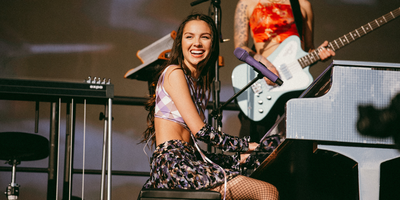 
Olivia Rodrigo performs at Glastonbury 2022.
She will make her Lollapalooza headlining debut this year.