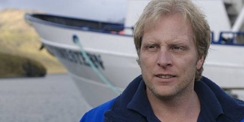 Captain Sig Hansen stands in front of F/V Northwestern on 'Deadliest Catch.'