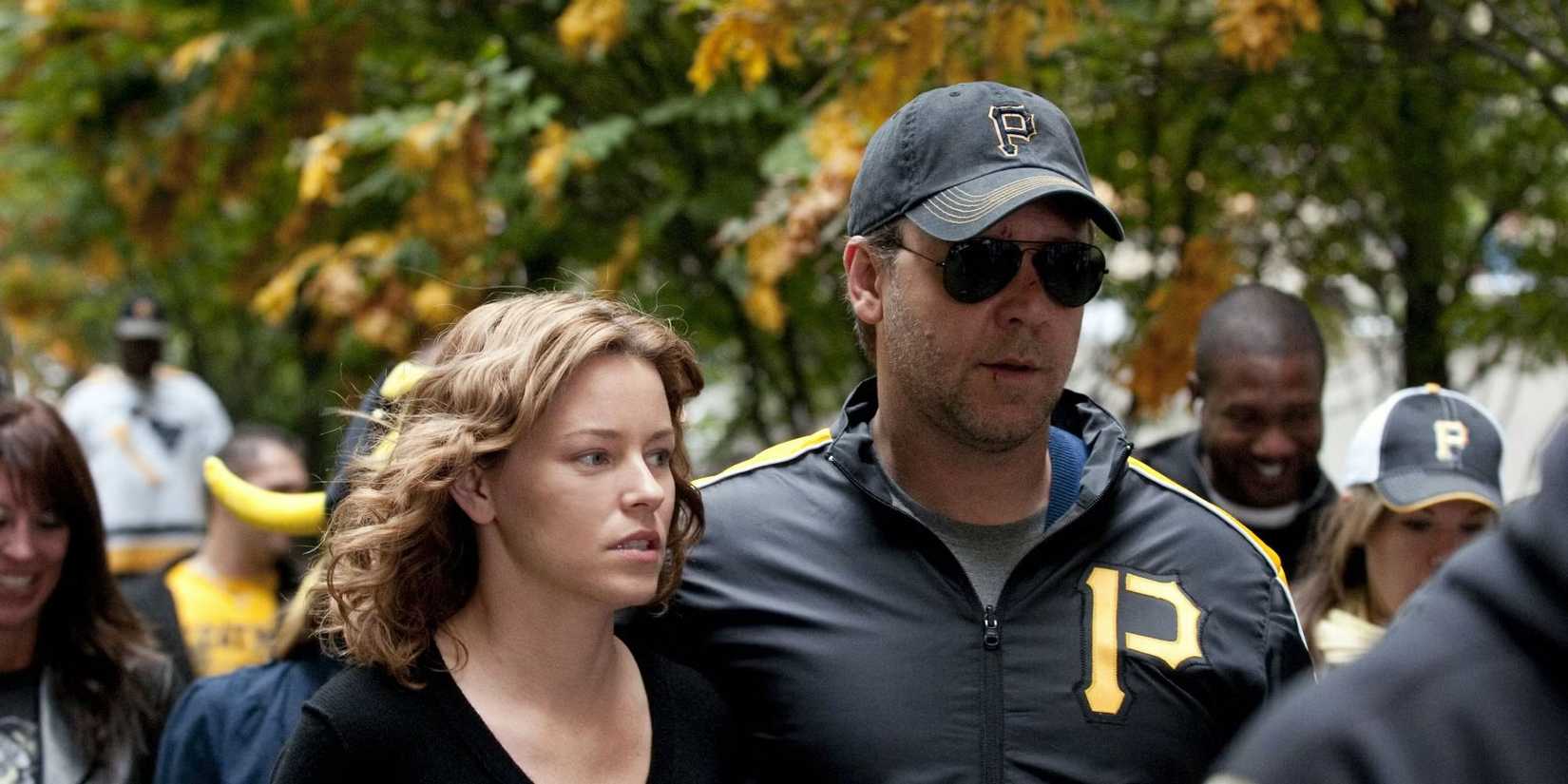 John (Russell Crowe) and Lara (Elizabeth Banks) in 'The Next Three Days'