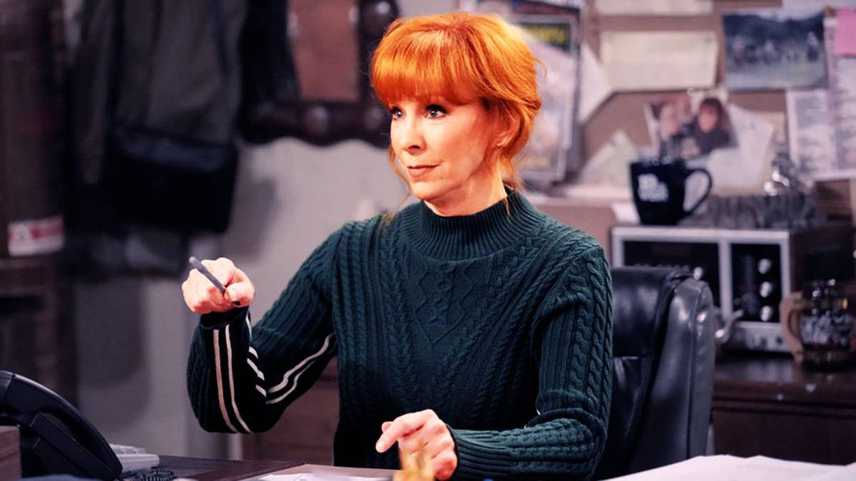 Reba McEntire Flexes Her Second Amendment Rights In 'Happy's Place' Sneak  Peek [Exclusive]