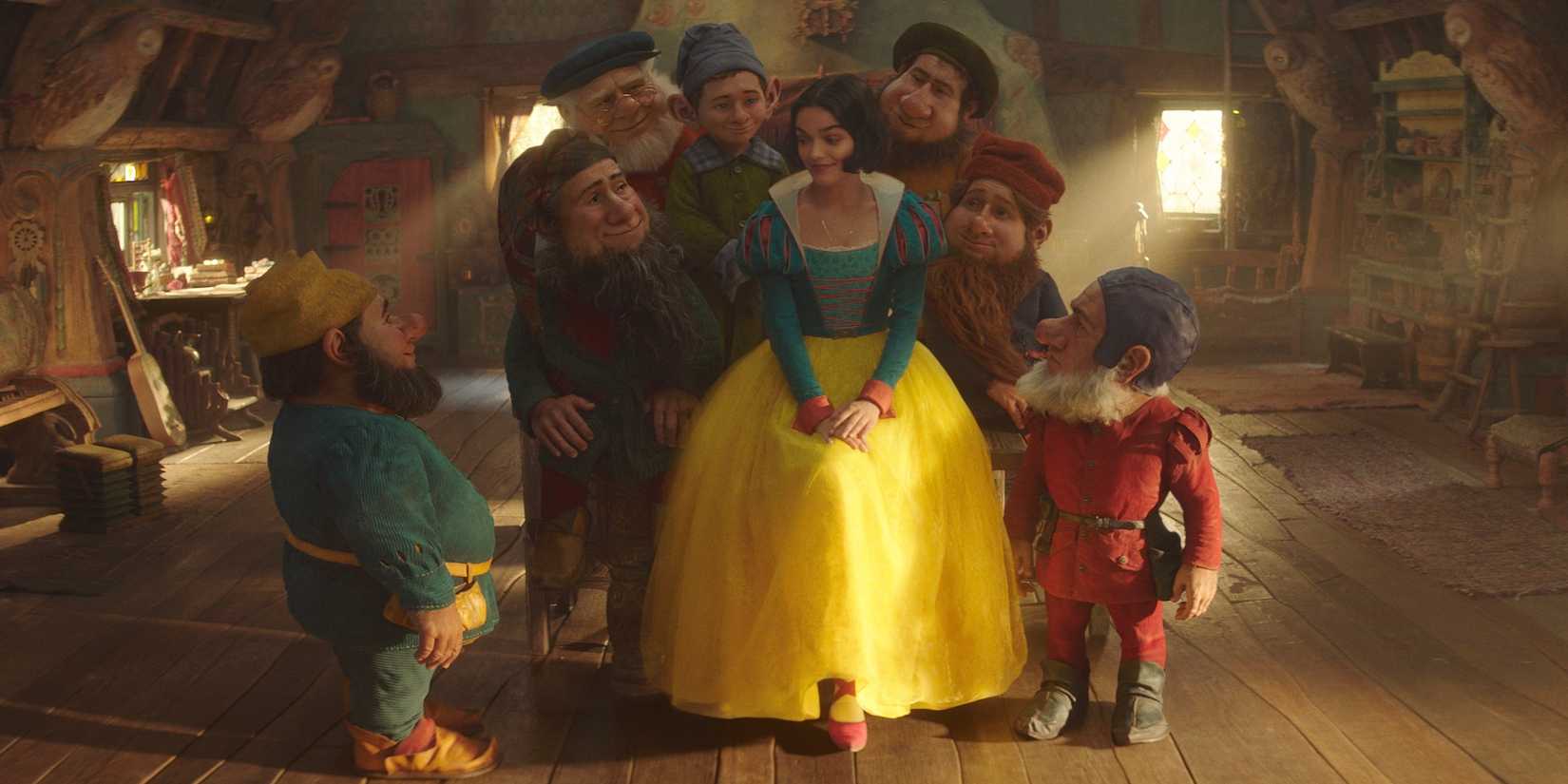 Rachel Zegler as Snow White with the seven dwarfs