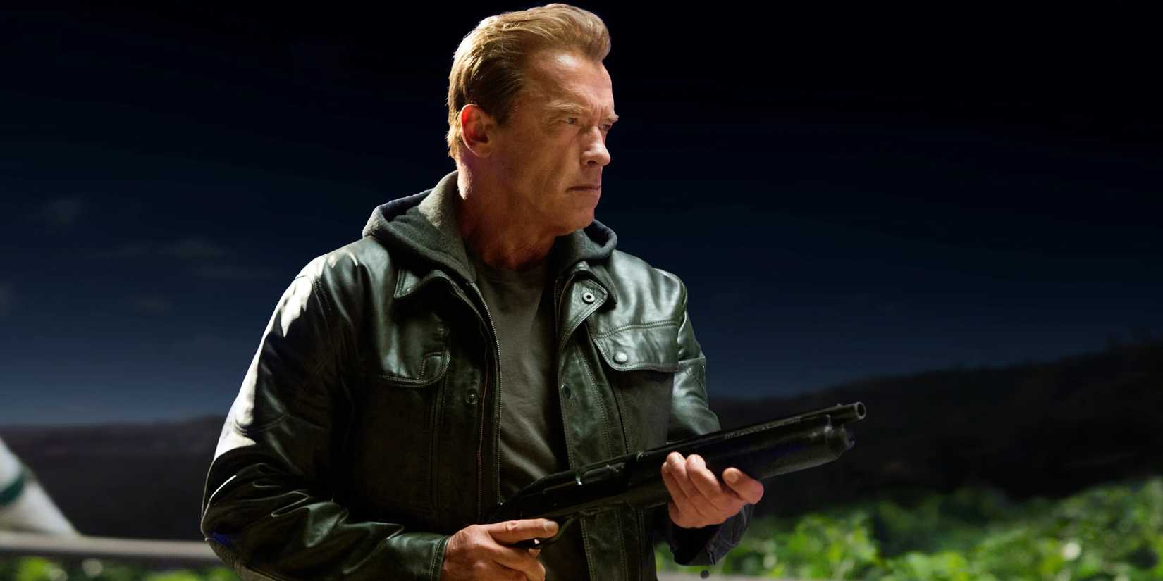 The T-800 firing a gun in Terminator Genisys - 2015