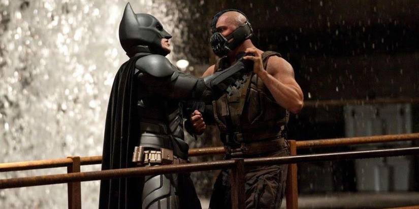 Batman (Christian Bale) and Bane (Tom Hardy) fighting each other in 'The Dark Knight Rises'.