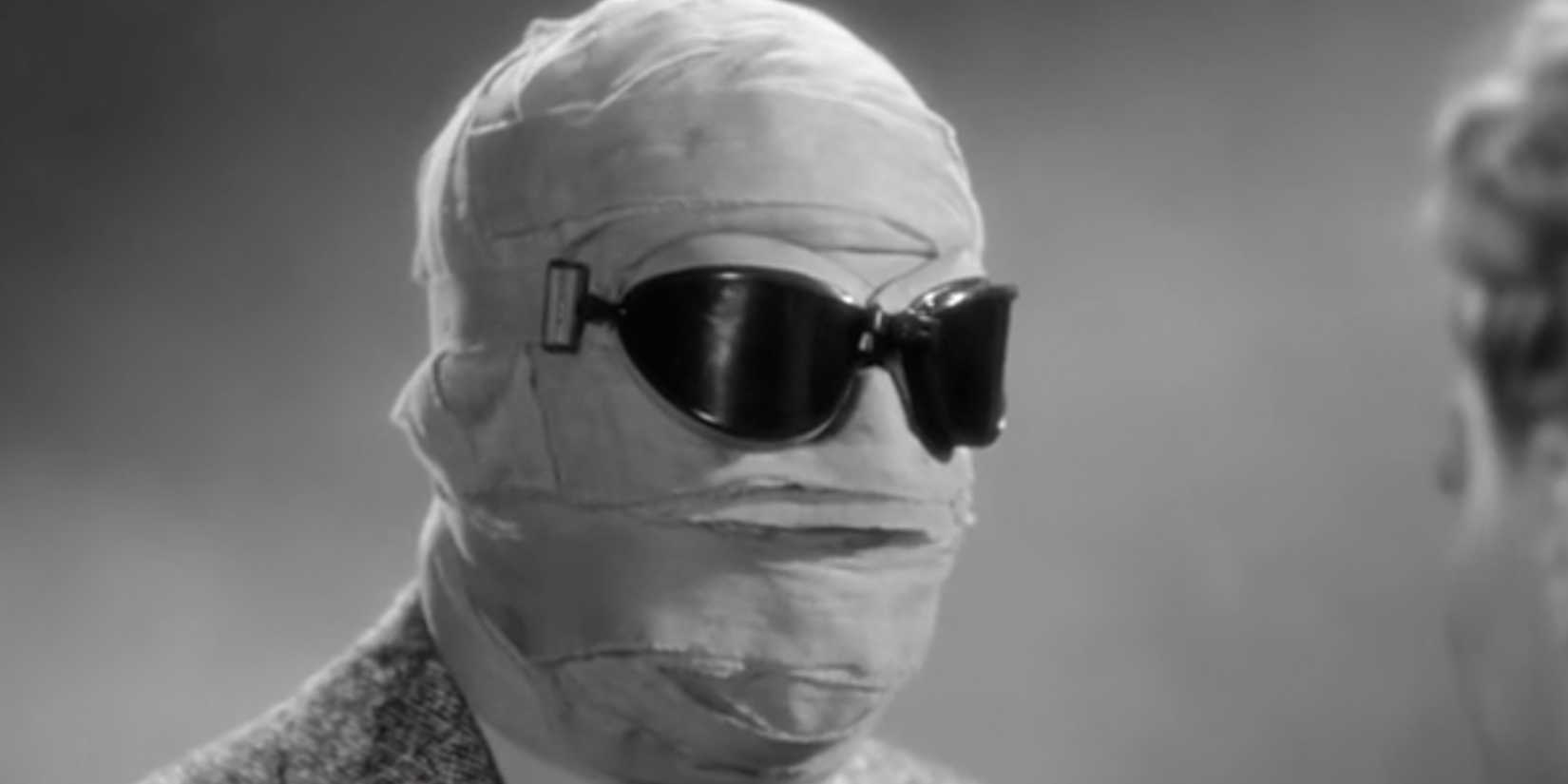 Actor Vincent Price as the Invisible Man, wearing facial bandages and dark sunglasses in The Invisible Man Returns.