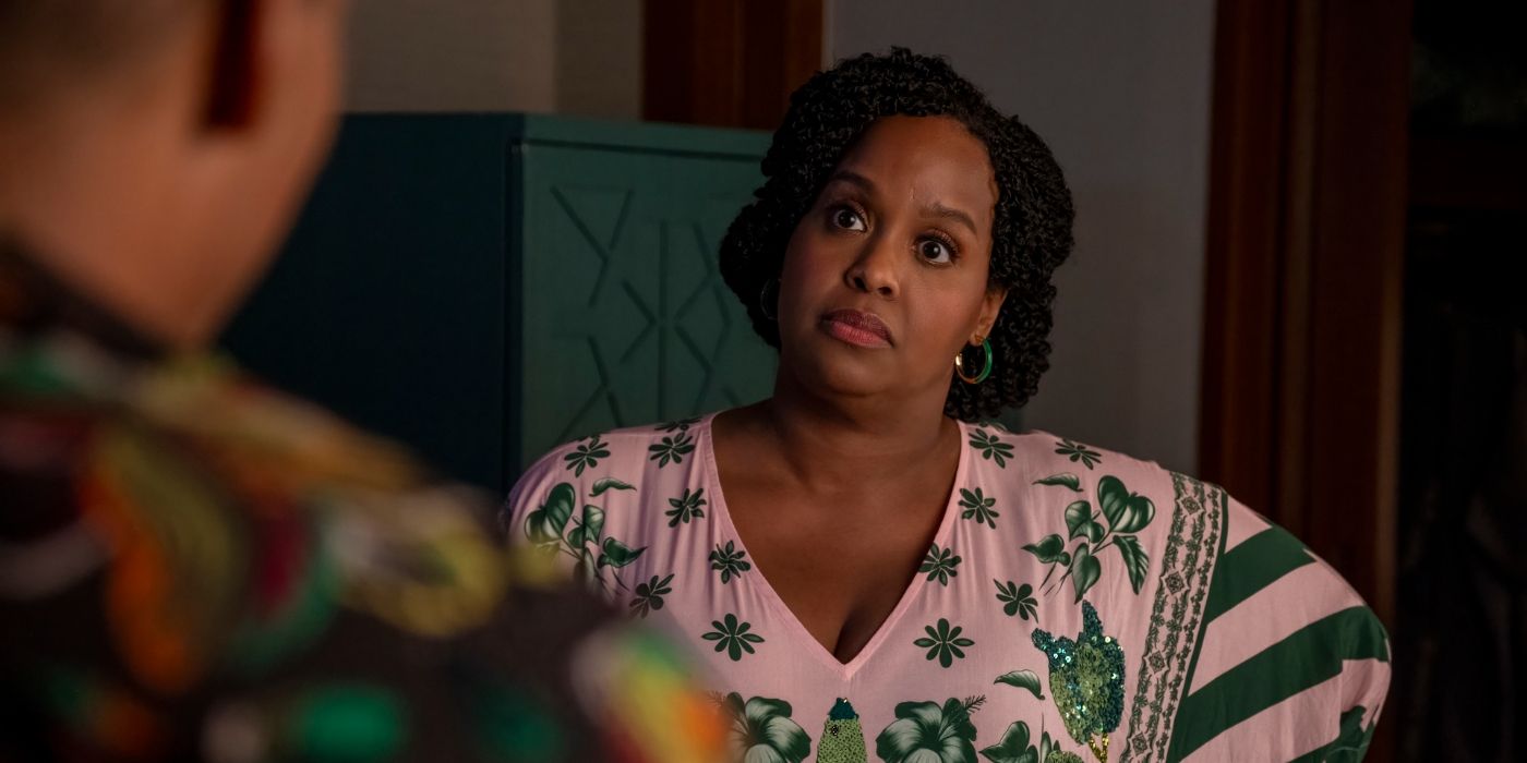 Natasha Rothwell as Belinda looking at someone in The White Lotus Season 3, Episode 7.