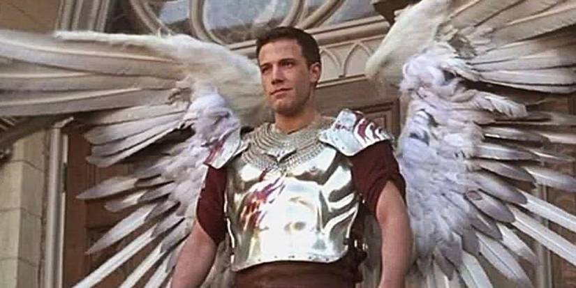 Ben Affleck wearing armor, with angel wings extended, in 'Dogma'