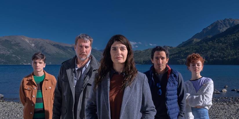Soledad Villamil, Matías Recalt, Juan Minujín, Carmela RIvero, and Alberto Ammann in Caught