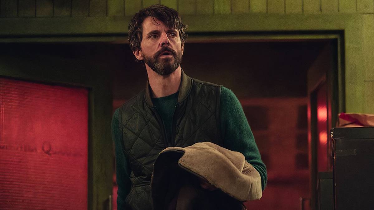 Matthew Goode Is on the Case in First Images From 'The Queen's Gambit ...