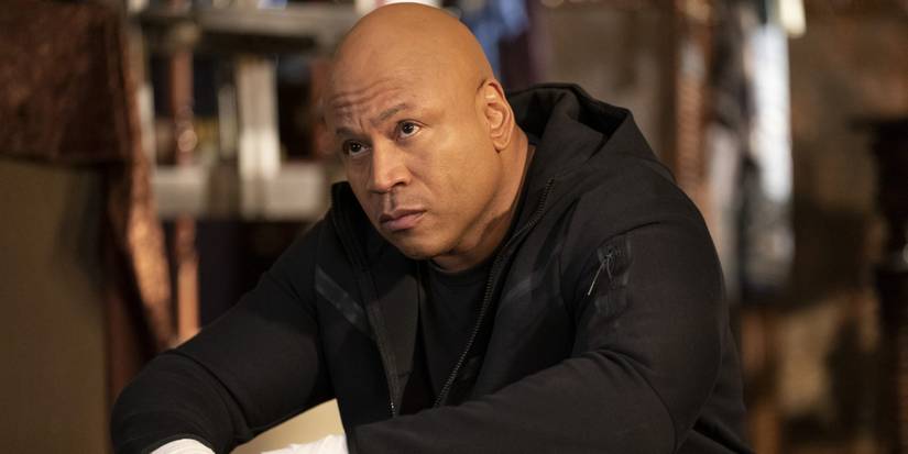 Sam Hanna (LL Cool J) with bandages on his hands in NCIS: Los Angeles.