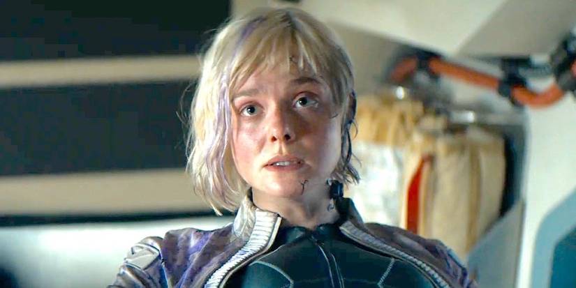 Elle Fanning as Thia in 'Predator: Badlands'