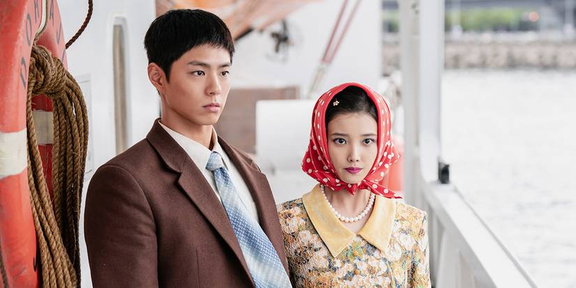 Couple on a boat in 'When Life Gives You Tangerines'.