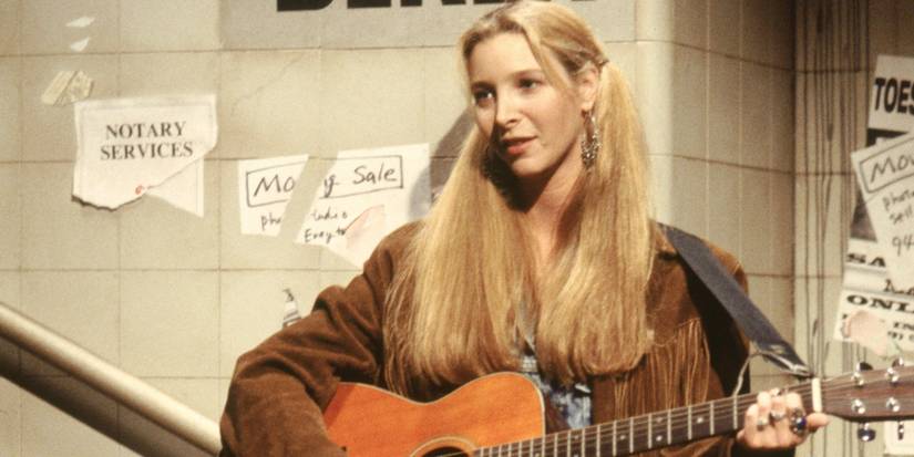 Lisa Kudrow's Phoebe with her guitar in Friends. 