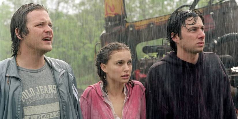 Mark, Sam, and Andrew standing in the rain from Garden State (Peter Sarsgaard, Natalie Portman, and Zach Braff)