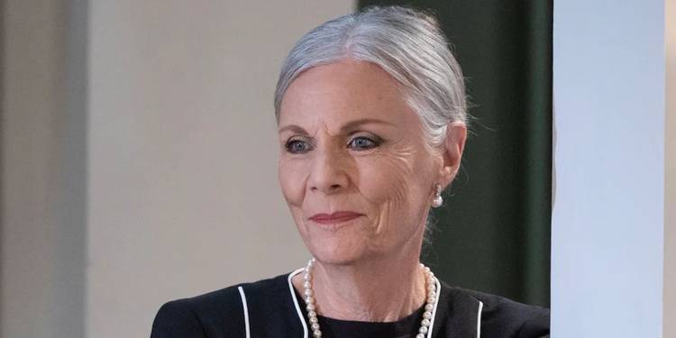 Jane Elliot as Tracy on General Hospital.