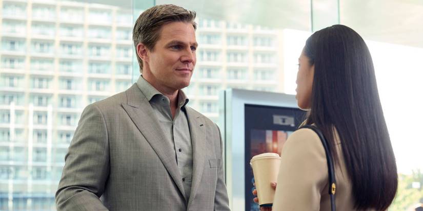 Stephen Amell smiling in the Suits LA finale