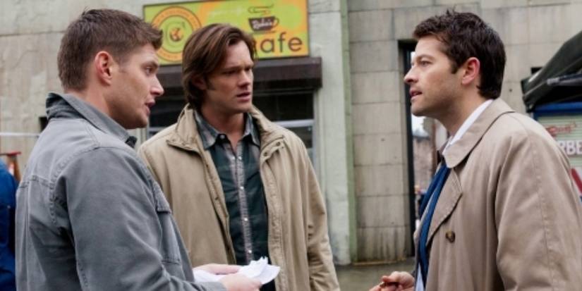 Dean Winchester (Jensen Ackles) and Sam Winchester (Jared Padalecki) speak to Misha Collins in the 'Supernatural' episode "The French Mistake"