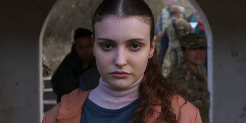 Clara (Mora Fisz) stares blankly at the camera in The Eternaut Season 1