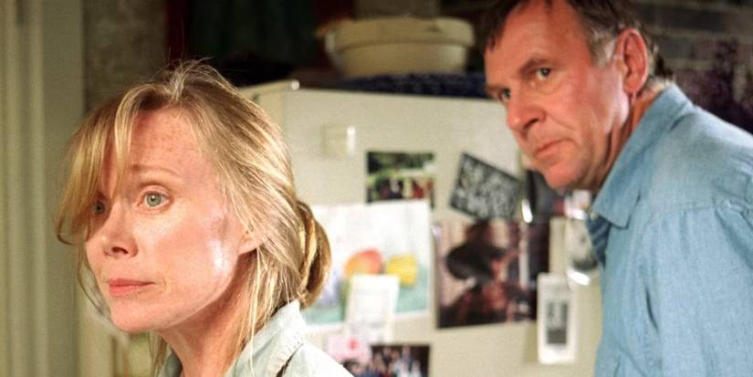 Tom Wilkinson and Sissy Spacek as Ruth and Matt Fowler staring off into the same direction in 'In the Bedroom'