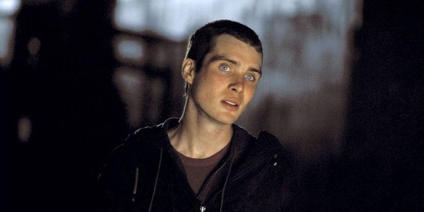 Cillian Murphy as Jim looking into the distance in 28 Days Later