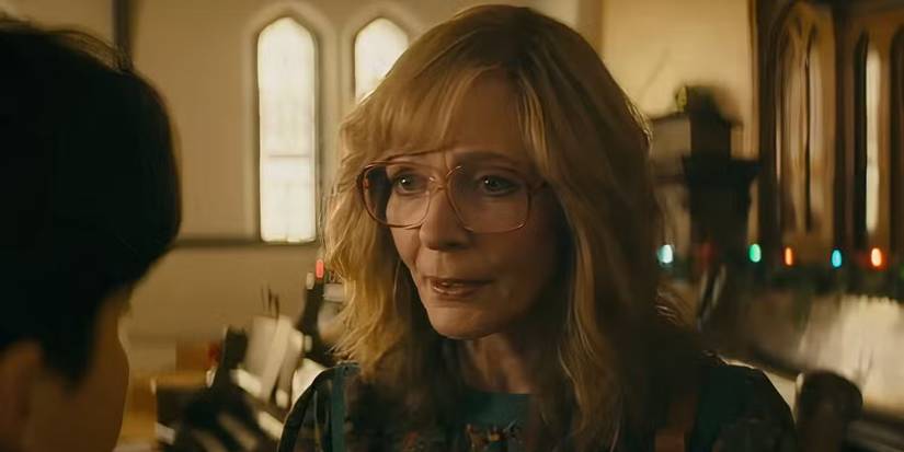 Allison Janney as Macy Smart in 'Everything's Going to Be Great'