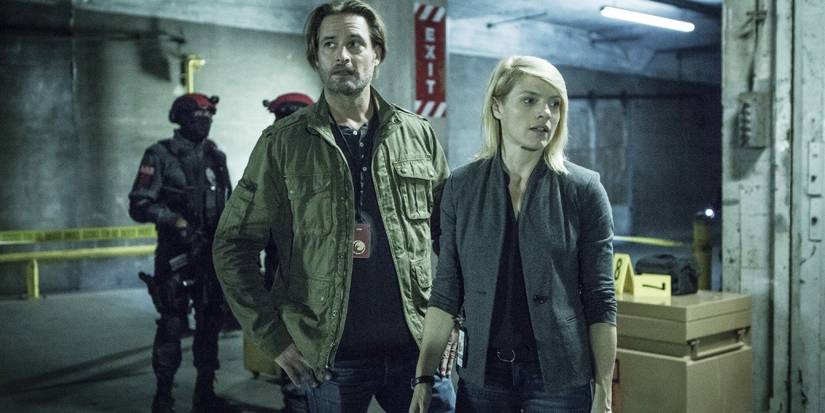 Josh Holloway e Amanda Righetti em cena de Colony