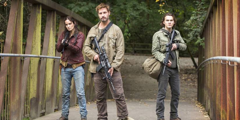 Will Bowman (Josh Holloway) and his wife Katie (Sarah Wayne Callis) prepare for a fight in 'Colony'.