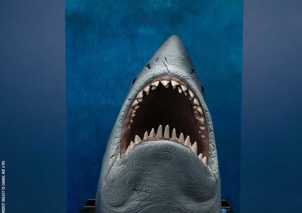 McFarlane Toys Movie Maniacs Jaws 50th Anniversary 6 Posed Figure IN McFarlane Toys Movie Maniacs Jaws 50th Anniversary 6 Posed Figure IN