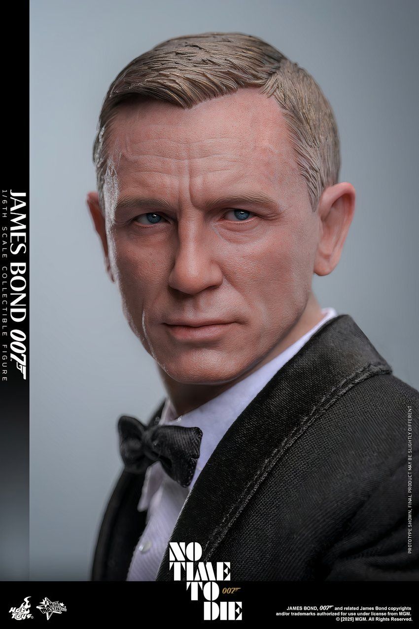 Daniel Craig's James Bond Returns With New 'No Time To Die' Hot