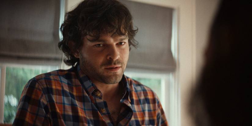 Alden Ehrenreich talking to someone in Ironheart Episode 3.