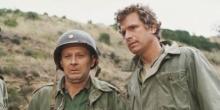 Why 'M*A*S*H' Lost Trapper John's Wayne Rogers After Just Three Seasons