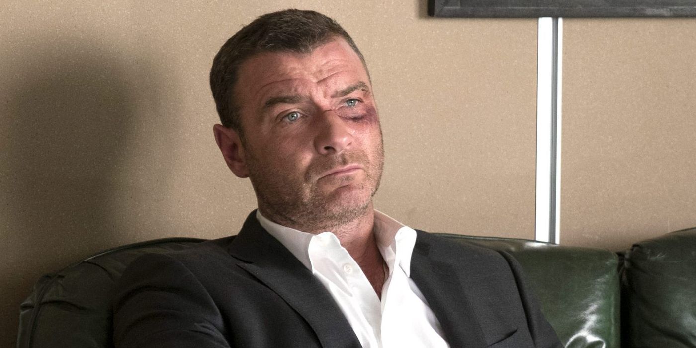 Liev Schreiber as Ray Donovan with a black eye in Ray Donovan.