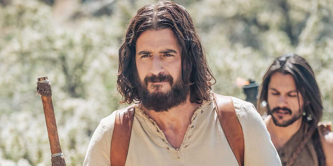 Roumie “It’s Stunning”: ‘The Chosen’ Star, 39, Shares Which Season 5 Scene ...