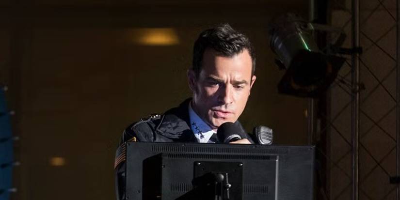 Justin Theroux singing into a microphone in the Season 2 finale of The Leftovers.