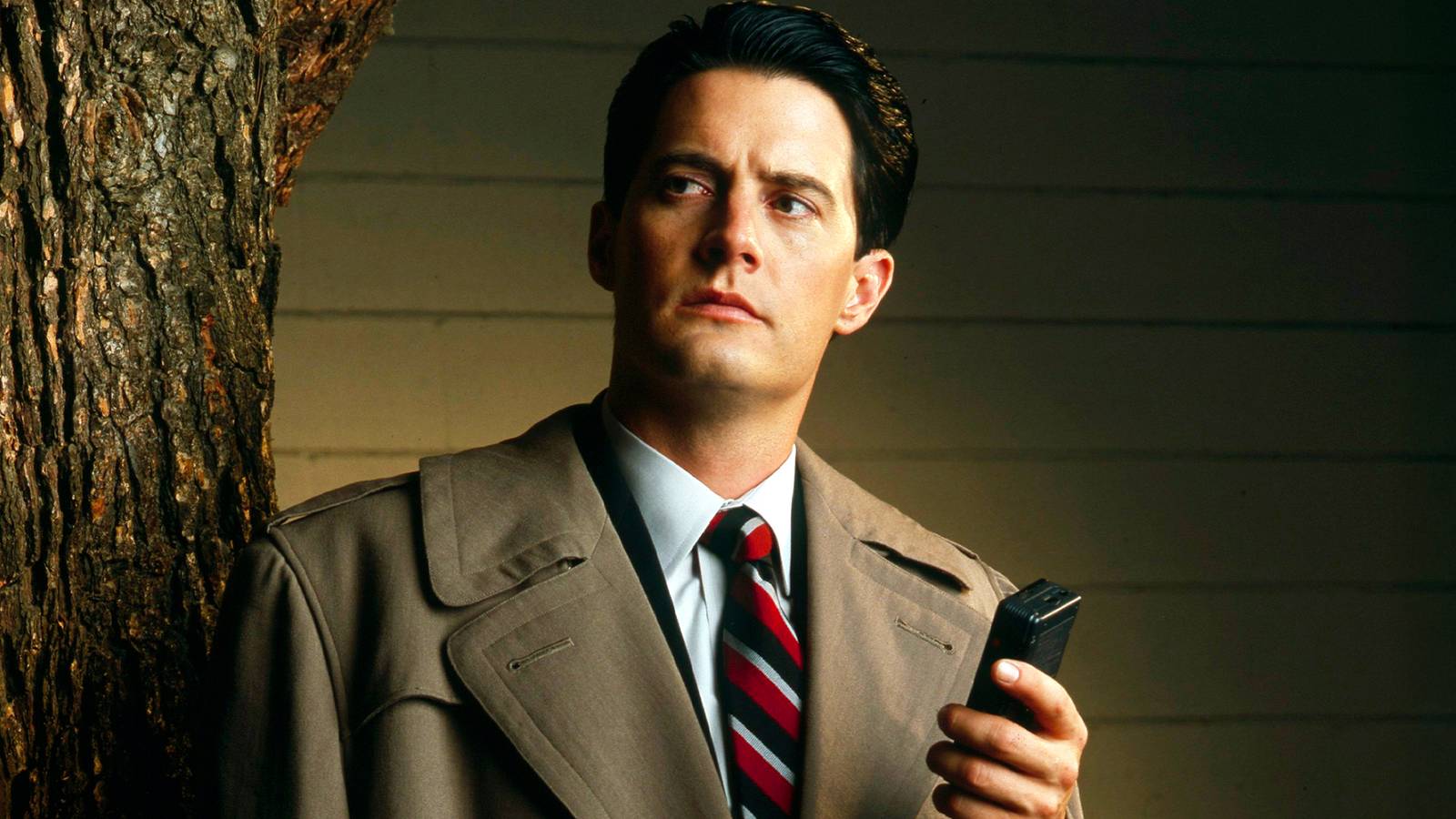 David Lynch Saved Twin Peaks Season 2 With One Of TV s Wildest david-lynch-saved-twin-peaks-season-2-with-one-of-tv-s-wildest