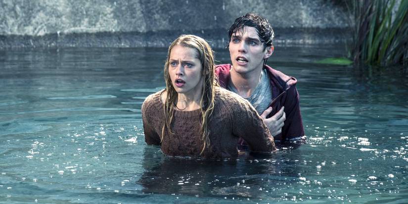Teresa Palmer and Nicholas Hoult in the water looking scared in 'Warm Bodies'