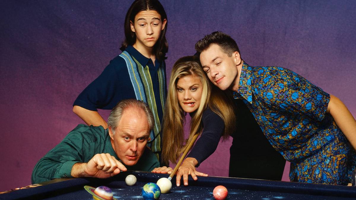 29 Years Ago, This Wild Sci-Fi Sitcom Took Over TV and Is a Funnier  Replacement for 'The Big Bang Theory'